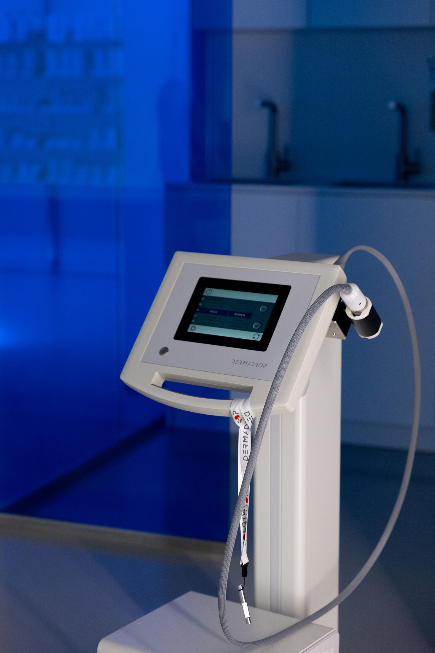 Аппаратная косметология Fabrica clinic — Dermadrop